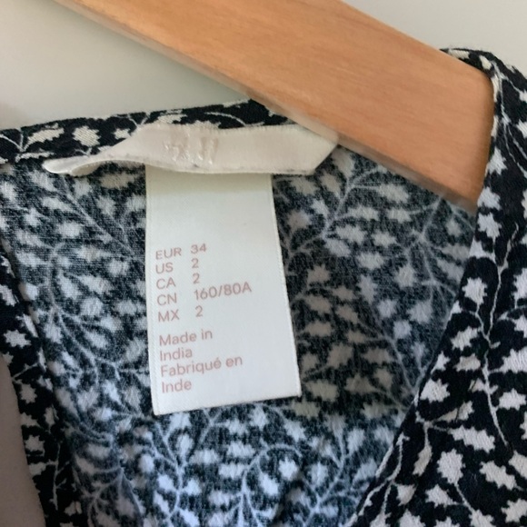 H&M Longsleeve Flowy Minidress - Picture 3 of 4